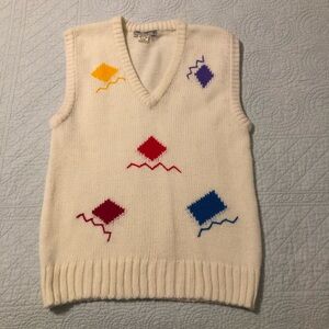 Vintage 90’s sweater vest. Size medium.